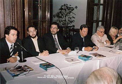 Luis Benítez, Óscar Portela, y otros, en un acto